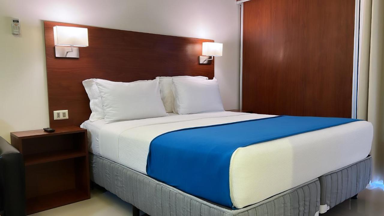 Pacifico Apart Hotel ซานตาครูซเดอลาเซียร์รา ภายนอก รูปภาพ